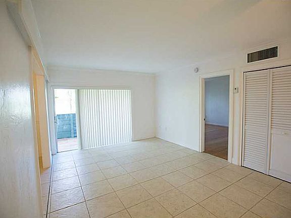 4th image of 8335 SW 72nd Ave APT 316D