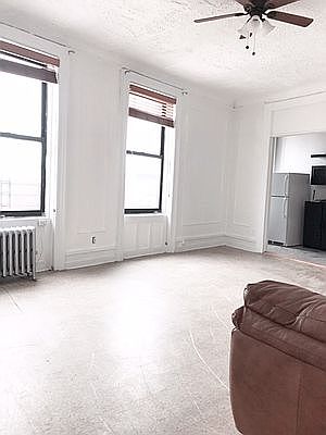 3rd image of 795 Saint Nicholas Ave APT 6H