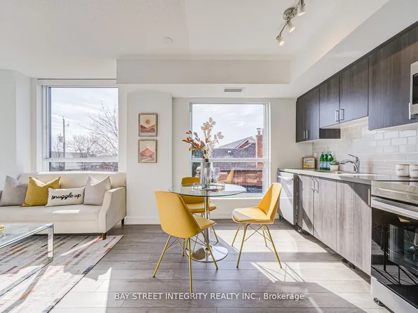 556 Marlee Ave #205, Toronto, ON M6B 3J4