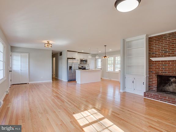 4th image of 710 Payton Dr