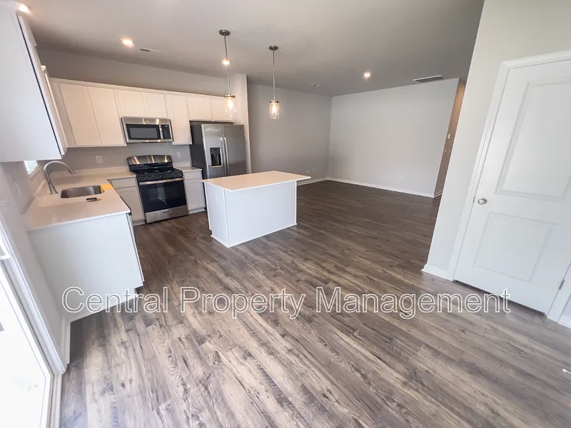 3 bed, 2.5 bath, 1470 sqft, $1,850 — Photo 4