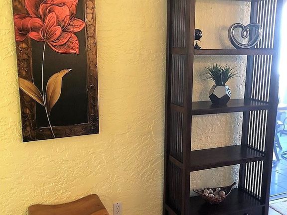 4th image of 75-6016 Alii Dr APT 214
