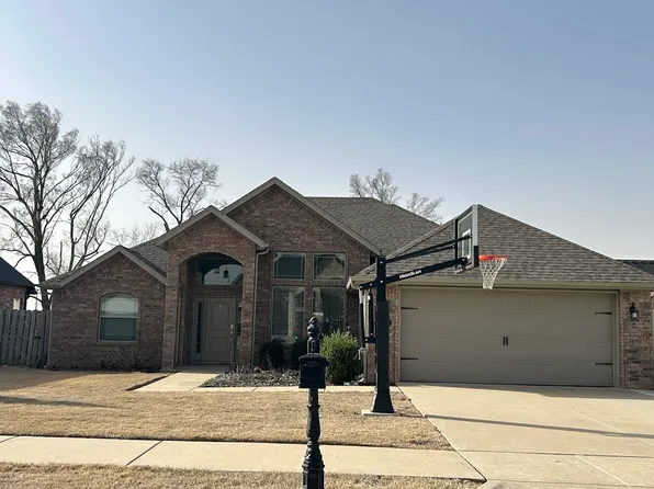 910 Sunset Ln, Centerton, AR 72719