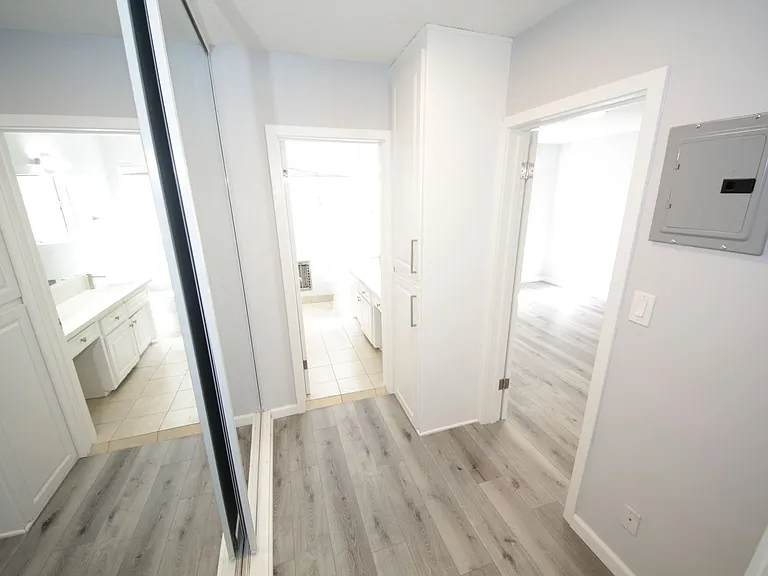 The Royalton Apartments — Photo 7