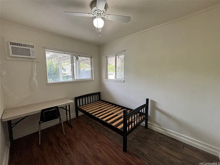1904 University Ave — Photo 14