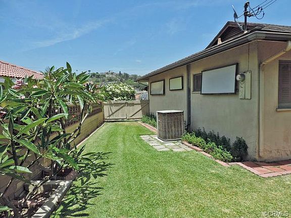 3rd image of 1070 Moonbeam Dr
