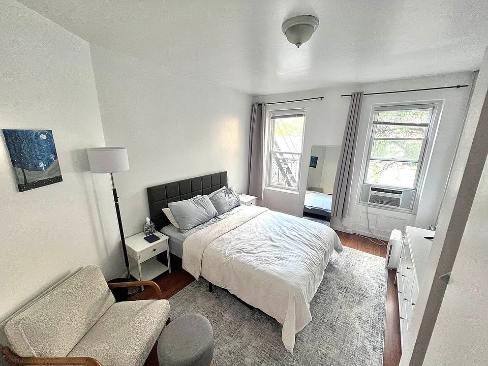 1st image of 540 W 47th St APT 10