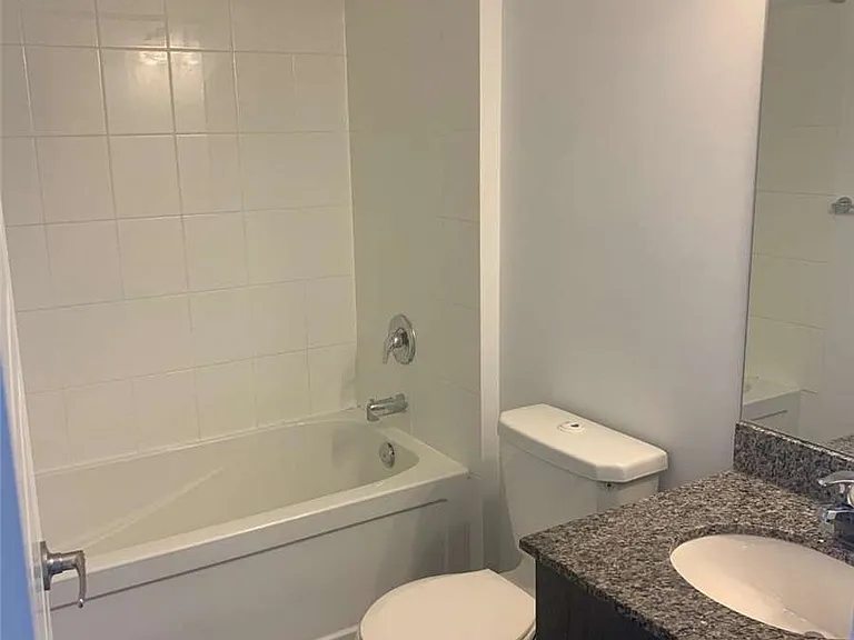 1638 Bloor St W #609 — Photo 8