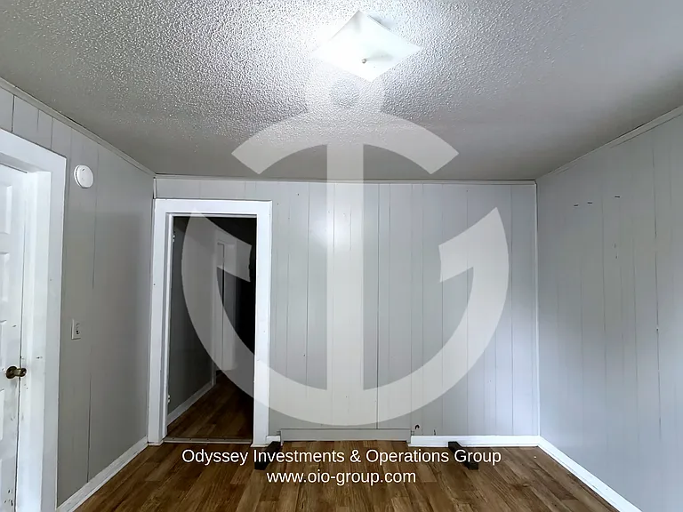 501 W Harrison Ave — Photo 3