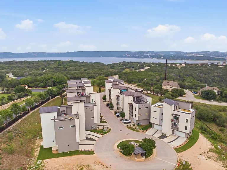 Only 10 buildings and 20 units make up this exclusive lakeside community.