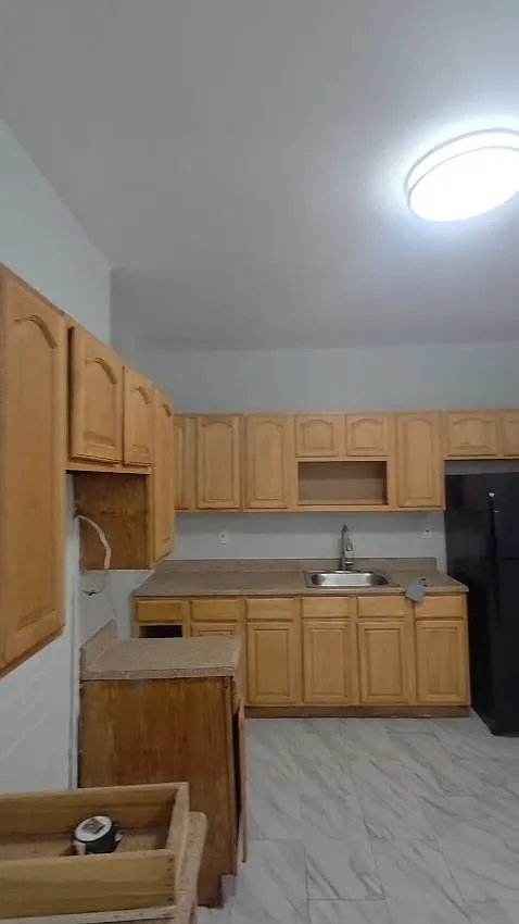 3 bed, $2,150 — Photo 1