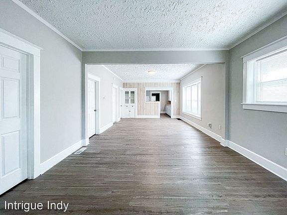5th image of 1305 N Parker Ave