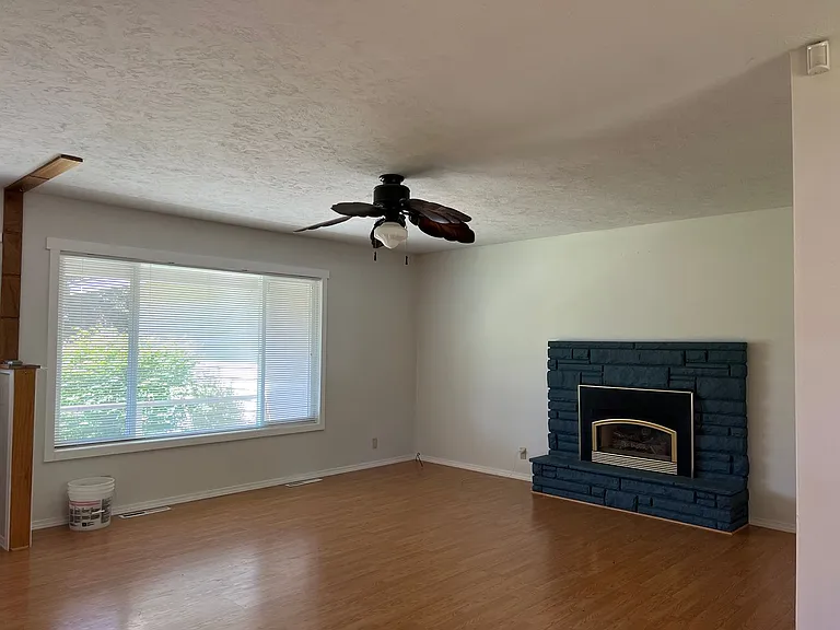 770 W Highland Ave — Photo 6