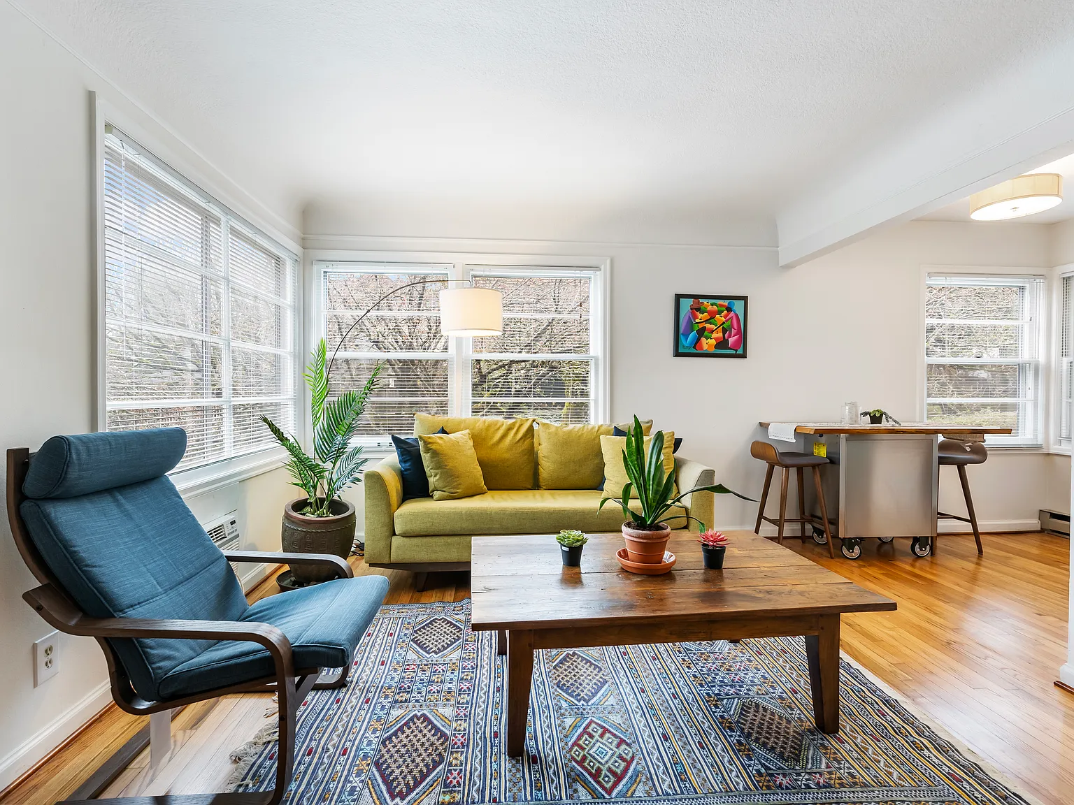 2 bed, 779 sqft, $2,100 — Photo 2