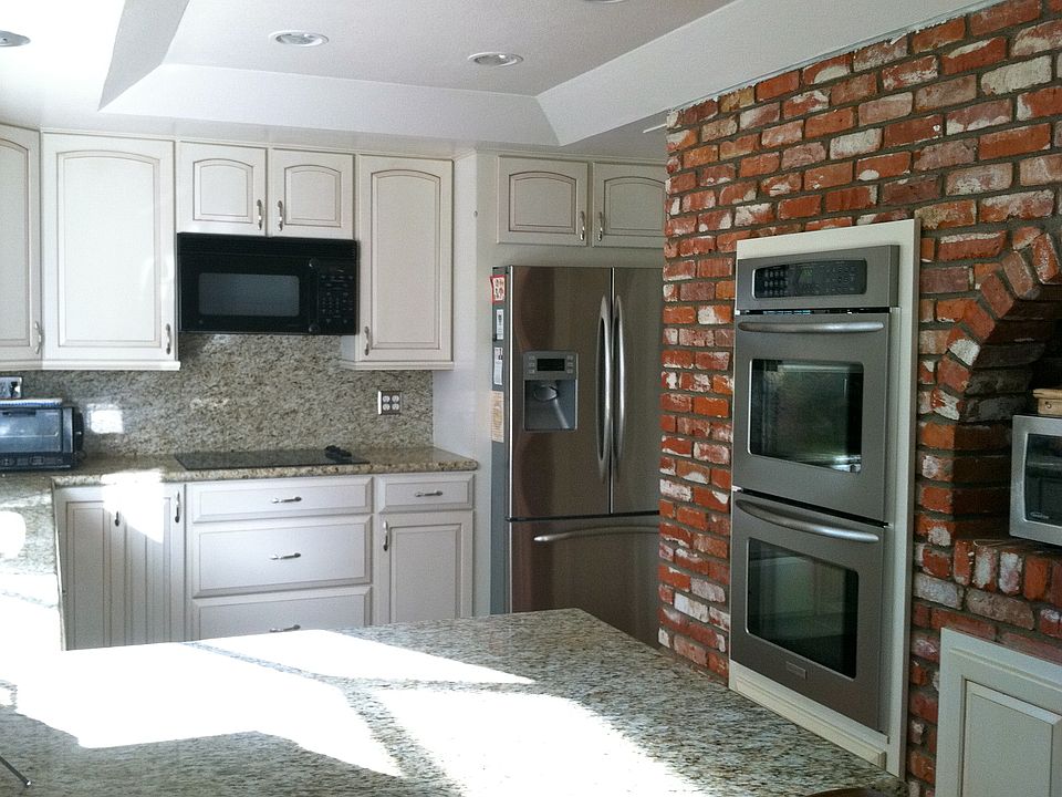 2nd image of 24922 Avenida Veraneo
