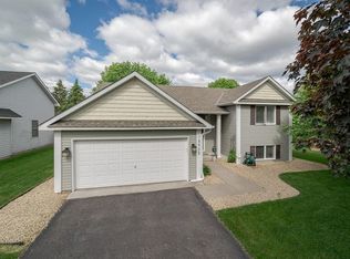 15935 Gallant Ct, Apple Valley, MN 55124