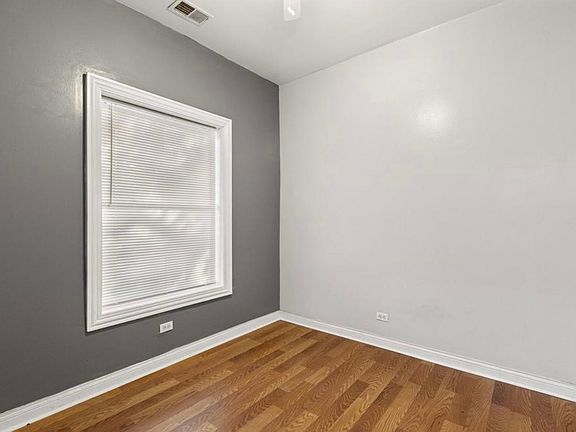 3rd image of 5721 S Hermitage Ave #2