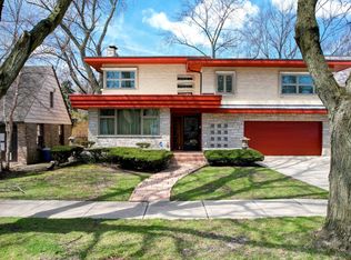 9018 S Oakley Ave, Chicago, IL 60643