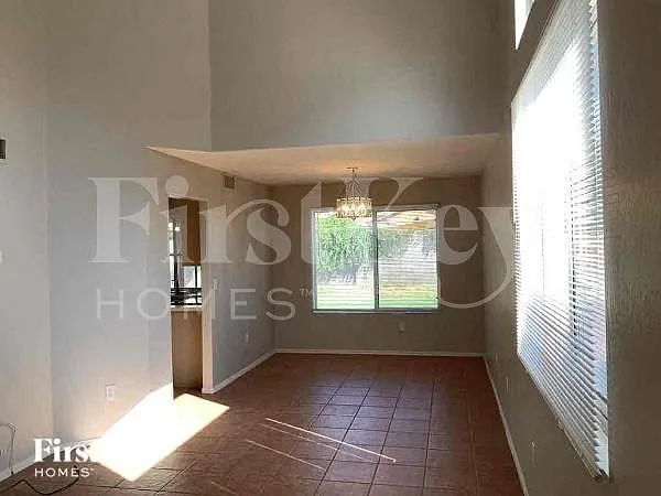 4 bed, 2.5 bath, 1751 sqft, $2,745 — Photo 3