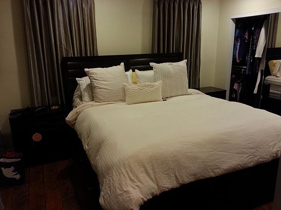 Master bedroom - fits a king/cal king bed

Closet has a custom organizer