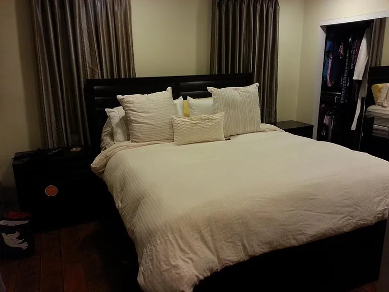 Master bedroom - fits a king/cal king bed
Closet has a custom organizer