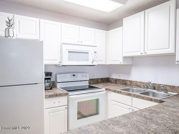 3rd image of 251 Circle Dr APT 3
