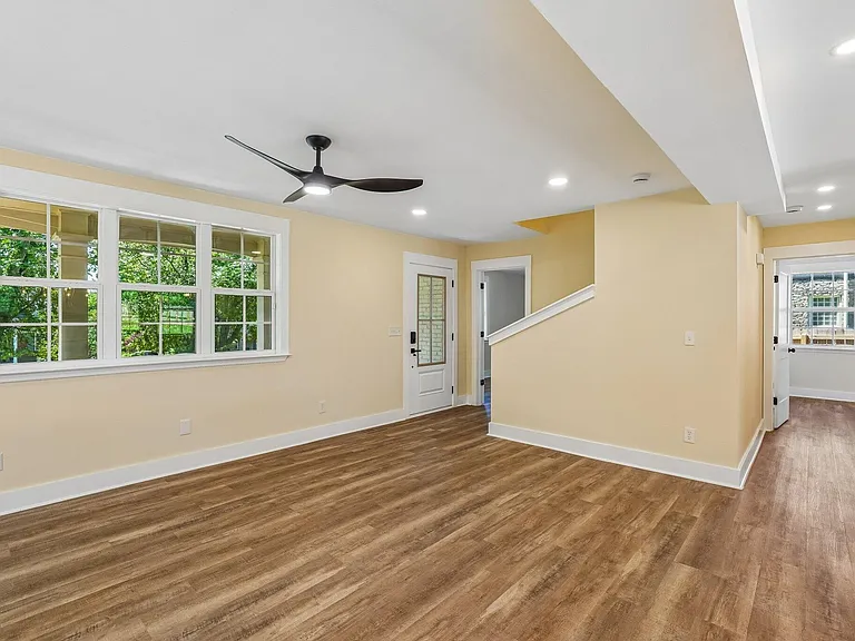 1425 Shelton Ave — Photo 25