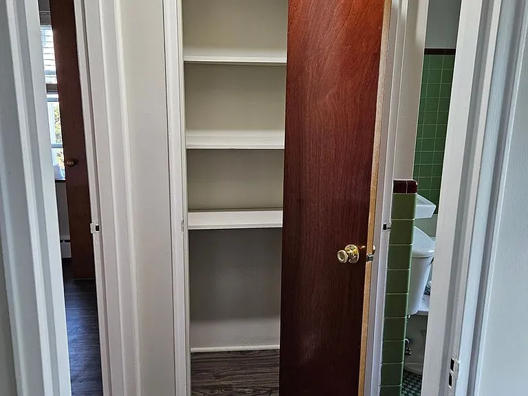 712 N Raynor Ave — Photo 5