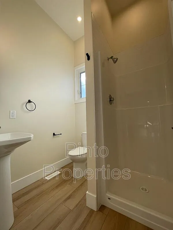 1 bed, 1.0 bath, 308 sqft, $1,400 — Photo 1