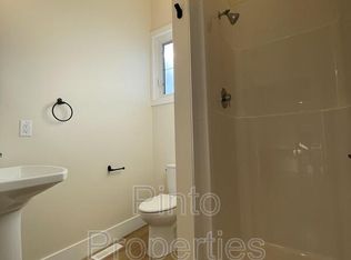8715 110th St NW #3A, Edmonton, AB T6G0X7