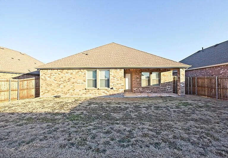 1111 Emerald Gate Dr — Photo 30