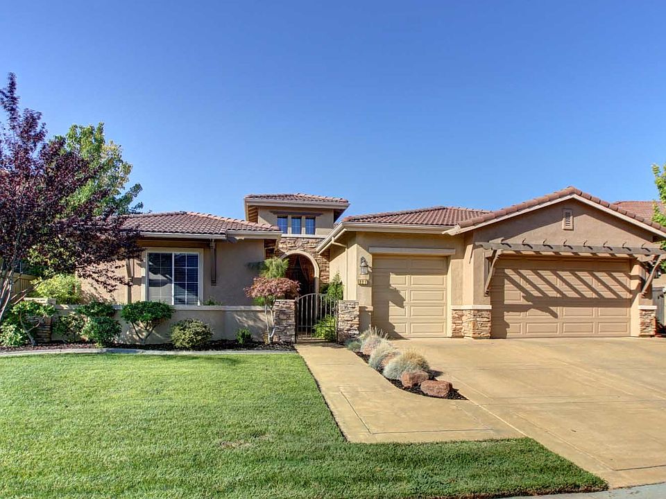 1st image of 221 Vista Creek Cir