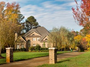 2212 Stonerose Cir, Raleigh, NC 27606