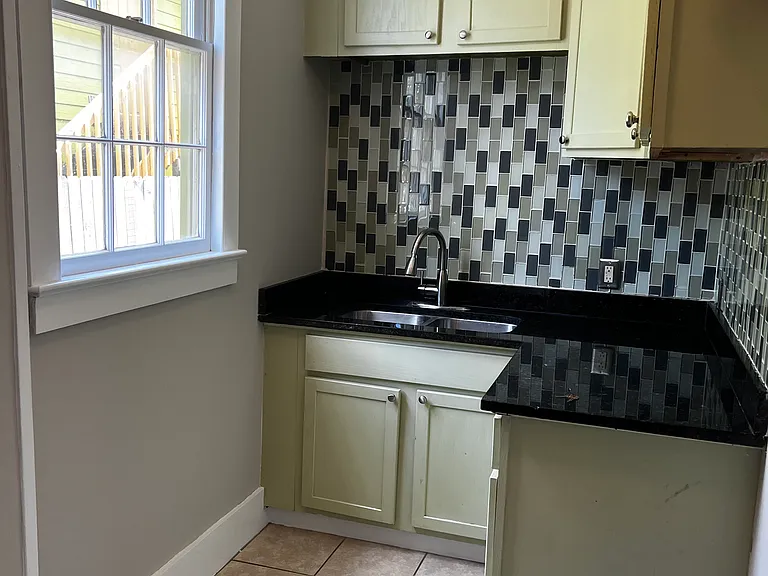 319 Ashley Ave #A — Photo 5