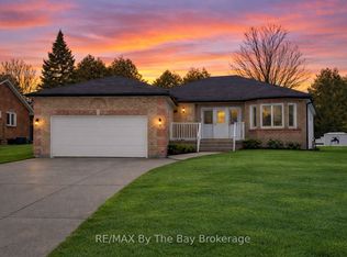 22 Britton Ct, Wasaga Beach, ON L9Z1C1