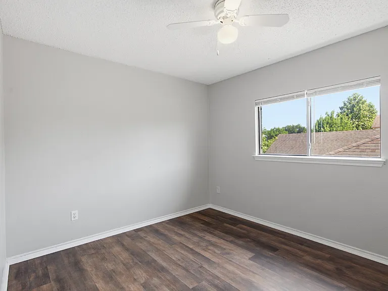 7900 Rosenberry Dr — Photo 18