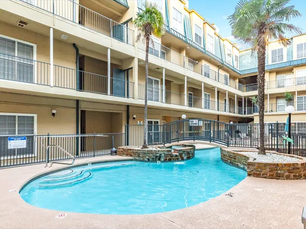 921 Marine Dr APT 226, Galveston, TX 77550