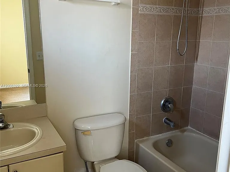 2201 SE 24th Pl #2201 — Photo 7