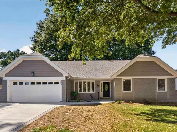 406 SE Richardson Pl, Lees Summit, MO 64063
