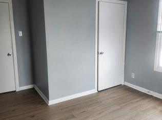 412 Oneida St #1, Joliet, IL 60435