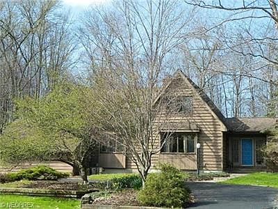 1st image of 16 Essex Cir