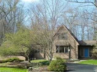 16 Essex Cir, Hudson, OH 44236