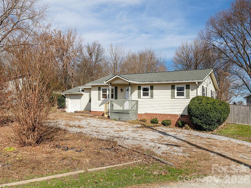 1st image of 5057 Howard Gap Rd