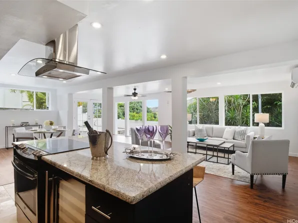 920 Leighton St, Honolulu, HI 96821