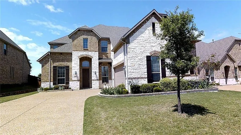 4 bed, 3.5 bath, 3444 sqft, $4,700 — Photo 1