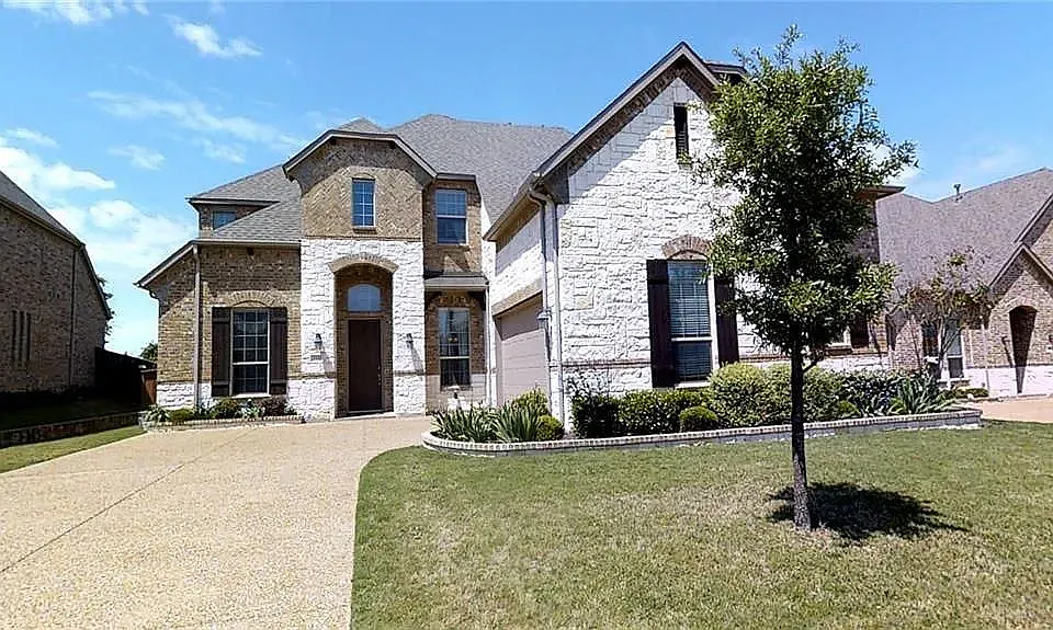 2537 Roseville Dr