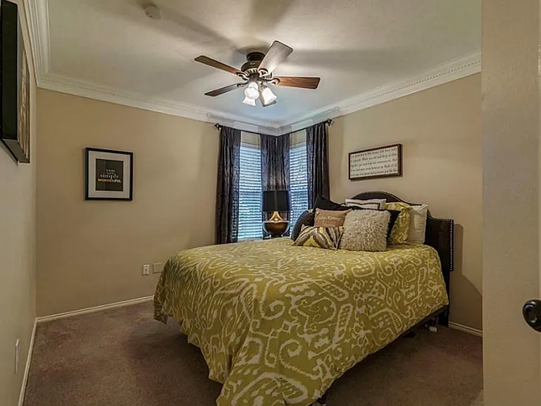 28 Fallenstone Dr — Photo 16