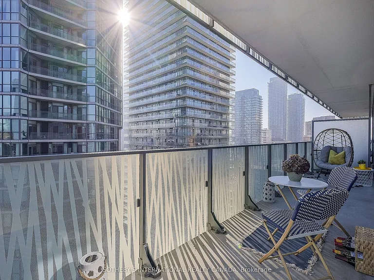 42 Charles St E #1702 — Photo 23