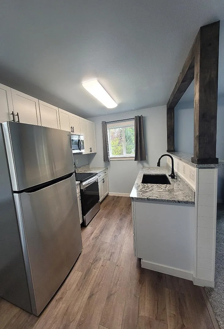 2 bed, 806 sqft, $1,700 — Photo 1