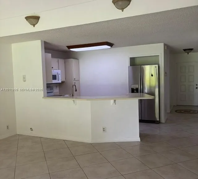 667 Woodgate Ln #B — Photo 4
